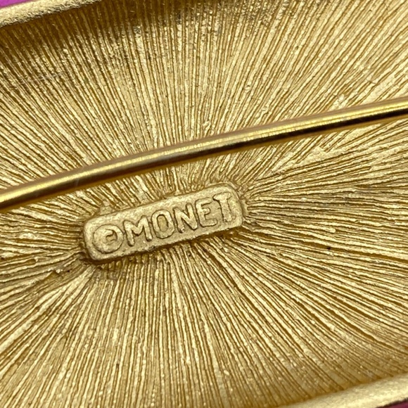 Vintage MONET Gold Tone 1980's Large Tribal Style Brooch - Picture 3 of 7